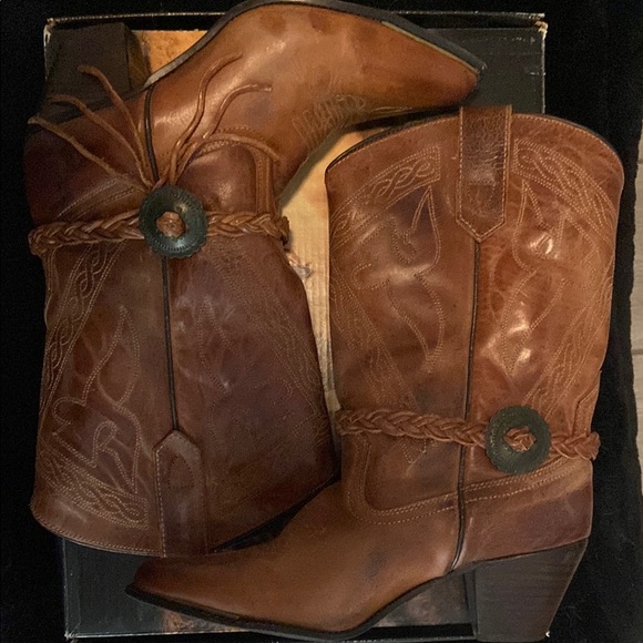 Oak Tree Farms Womens Brown Western Cowgirl Tassel Boots 2.5” Heels SZ 8.5 w/box - Picture 2 of 8